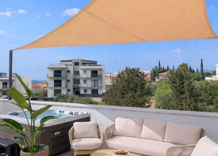 Rooftop Mare Vista Apartment Trogir